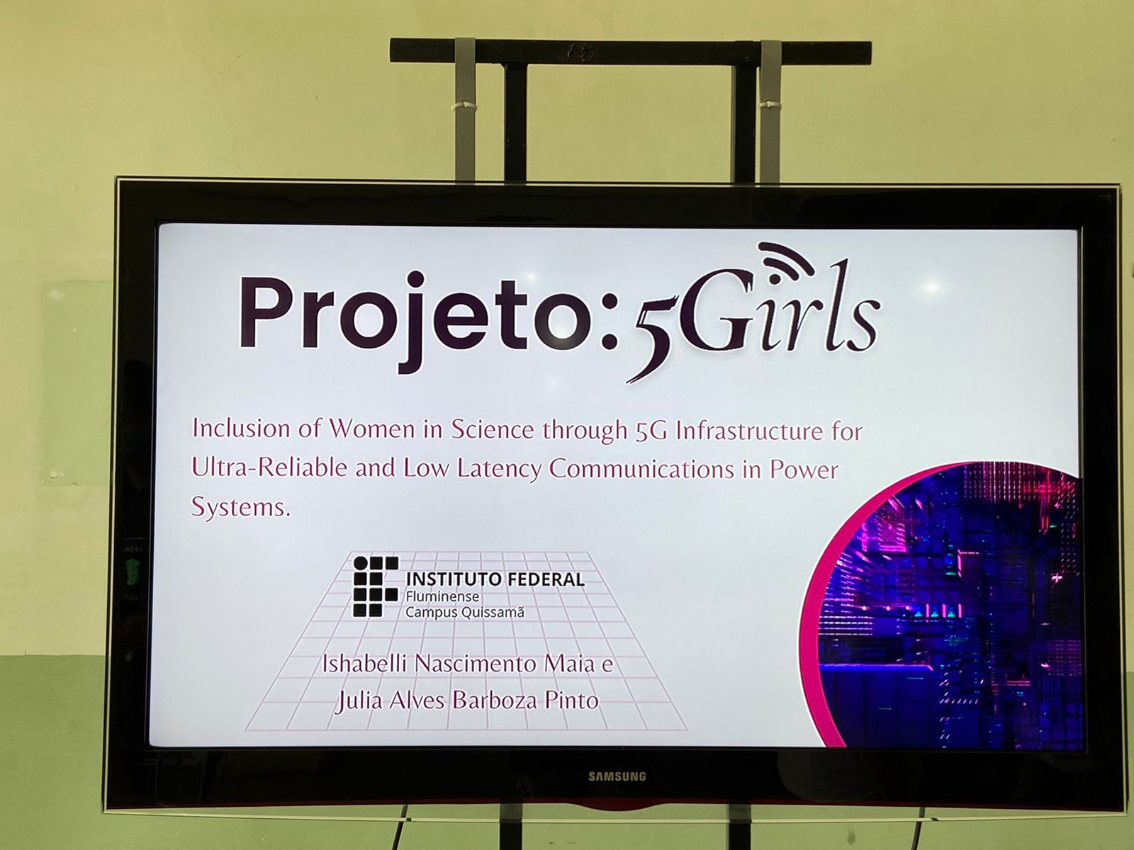 Foto da apresentação em powerPoint do projeto 5Girls
