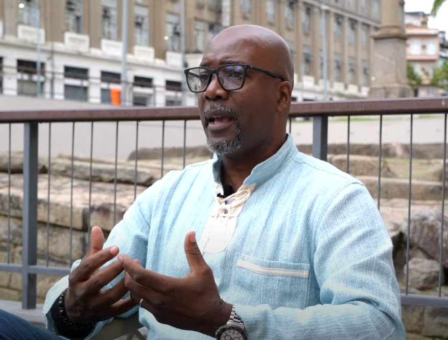 À Flor da Terra: Enredo da Mangueira 2025 inspira-se na pesquisa de Professor da UFF do Campus de Santo Antônio de Pádua